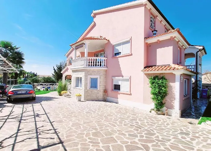 Apartments Engel With Pool
